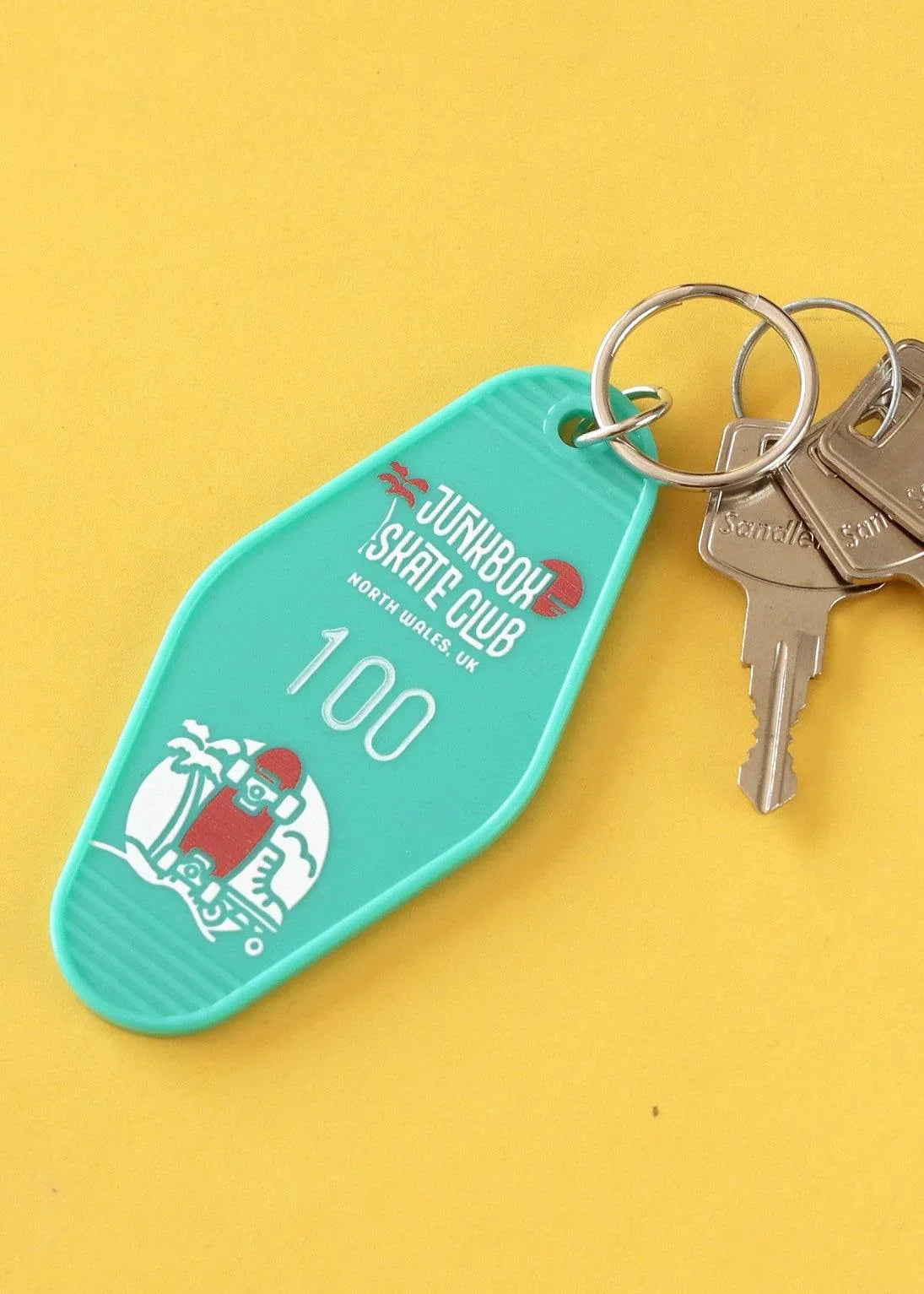 Retro Motel Key Fob in Mint Green - Junkbox Apparel